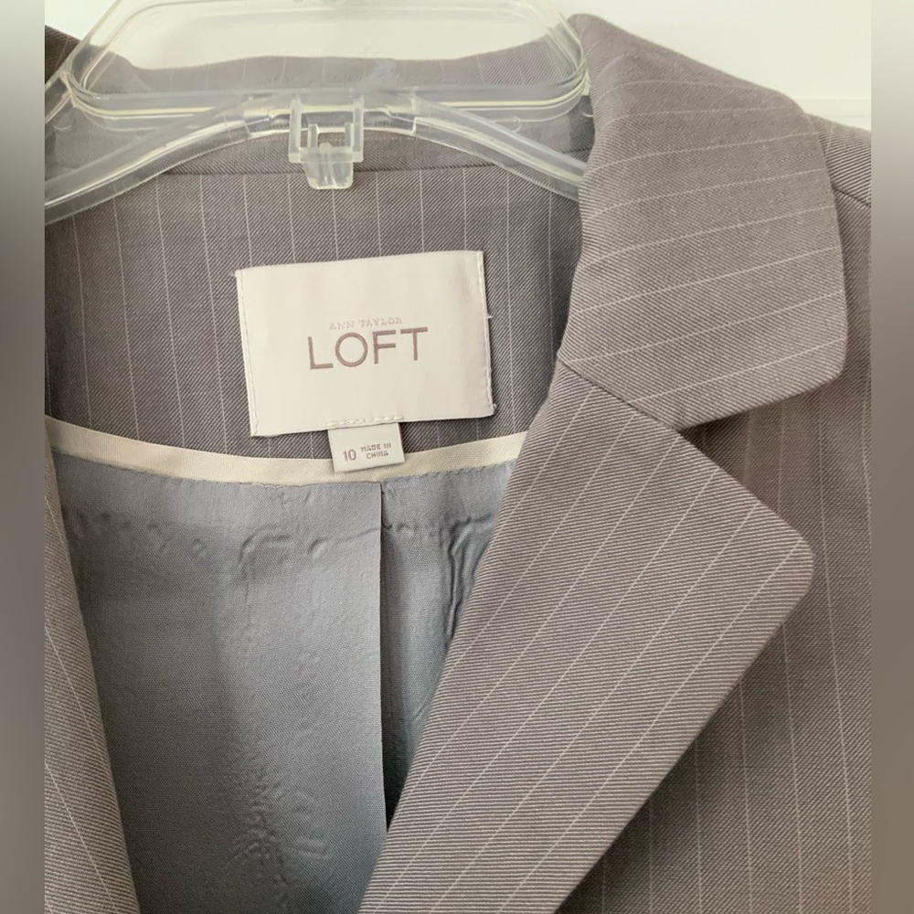 Ladies Suit - Picture 5 of 16